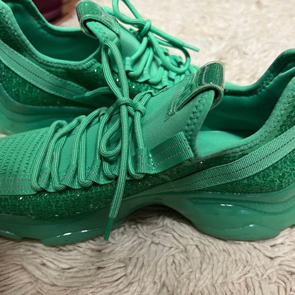 GORGEOUS GREEN SPARKLE MADDENS